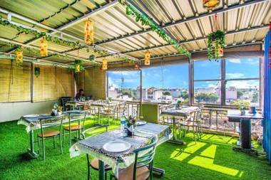 FabHotel Airport Residency Near Airport Terminal - Fully Vaccinated Staff