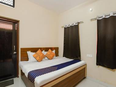 SPOT ON 76159 Siya Hotel