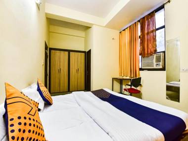 SPOT ON 76765 Platinum Inn