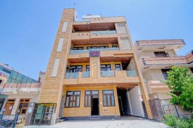 oyo collection O 80883 Hotel Tejesvi