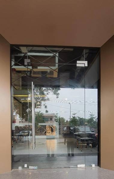 THE TRADE INTERNATIONAL