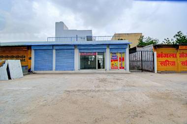 SPOT ON 81000 Hotel Shanti Palace