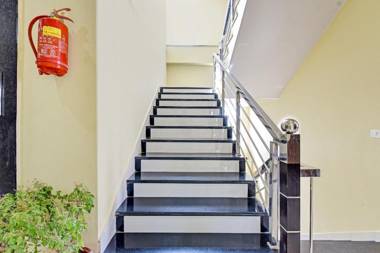 OYO Collection O 83225 Hotel Shri Ganesh