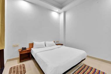 Collection O 74619 Gatsby Hotel