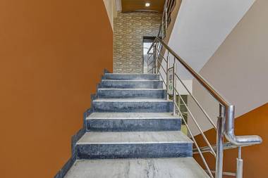 Collection O 83290 Hotel Dev Palace