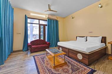 OYO 82265 Hotel Om Naman