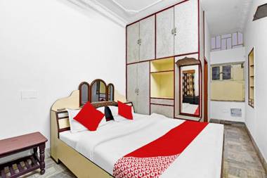 OYO 86281 Hotel Ajmera