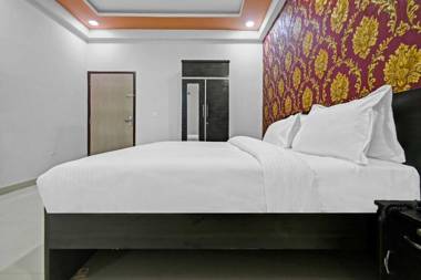 OYO 91695 Hotel Sarvika