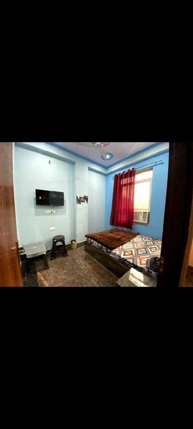 POP 91704 Hotel Holiday Palace