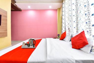 OYO 91763 Hotel Midiyan Palace