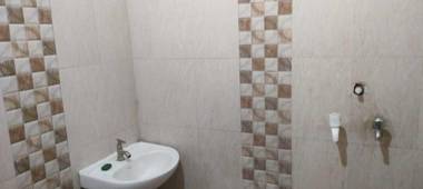 SPOT ON 92419 Manshi Hotel