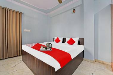 OYO Flagship 93038 Hotel Regal Stay