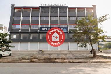 OYO Townhouse 327 C21 Mall