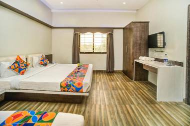 FabHotel Bee Town