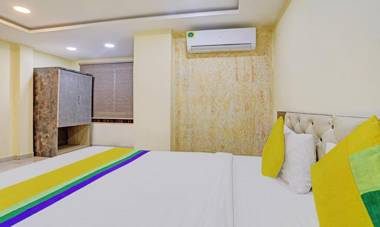 Treebo Trip Grand Vardhaman Bombay Hospital