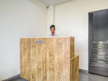 OYO 75900 The Rudraksh Inn 2