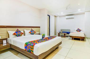 FabHotel Pishori Inn