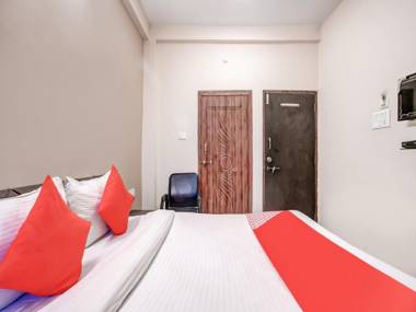 OYO IND700 Asha Hotel