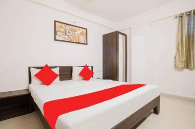 OYO 79670 Flagship Hotel Blue Tick