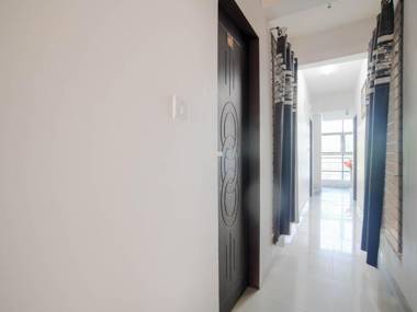 OYO 79670 Flagship Hotel Blue Tick