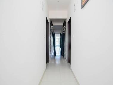 OYO 79670 Flagship Hotel Blue Tick