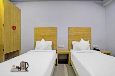 OYO 81349 Townhouse Friends Inn