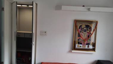 Krishna Aashray PG space for Boys