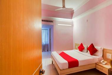 OYO Flagship 77115 Hotel Vaishnavi Palace
