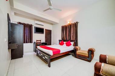 OYO 6749 The Royal Nest