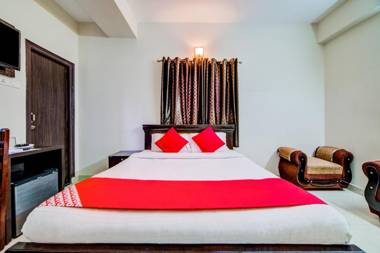 OYO 6749 The Royal Nest