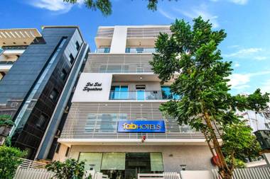 FabHotel Pearl City HiTech City