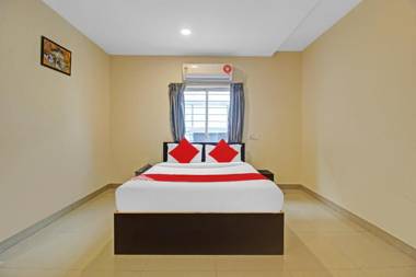 OYO 24993 Royal Inn Hotel