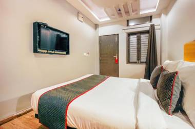 OYO Townhouse 269 RCC Sunrise