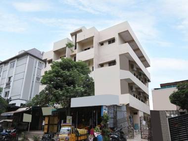 OYO Flagship 14224 Happy Guest house