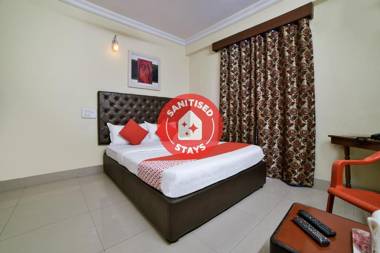 OYO Flagship 16018 Rainbow Saphire