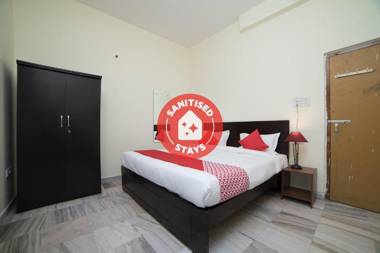 OYO 40077 Cyber Suites