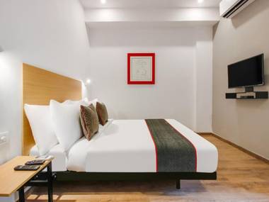 OYO Townhouse 164 ESI Hospital