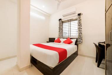 OYO 62329 Lucky Hotels
