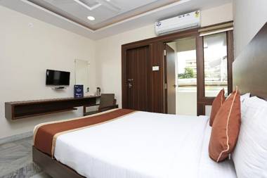 OYO 6651 Hotel Srujana Stay Inn