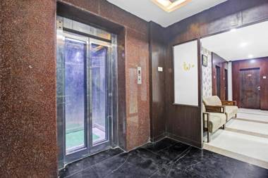 OYO Townhouse 693 MANSION SUITES