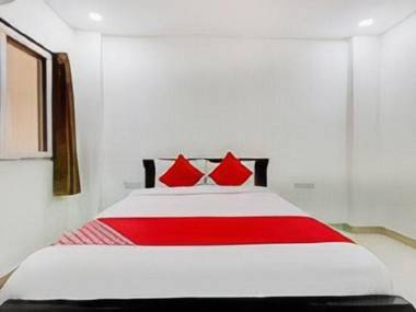 OYO 72756 Mowrya Grand