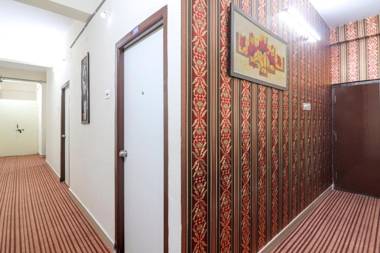 OYO 75379 Raja Ram Hotel