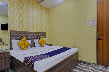 SPOT ON 72246 Gayatri Lodge