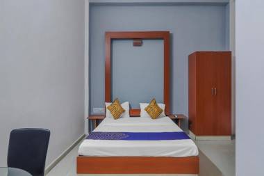 SPOT ON 72433 Hotel Pioneer Lodge