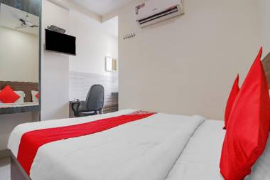 OYO 76350 Vasudeva Residency