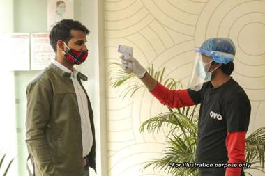 OYO 77700 Collection O Surabhi Grand