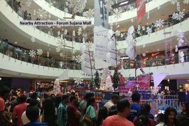 OYO 79803 Silver Key Qualia