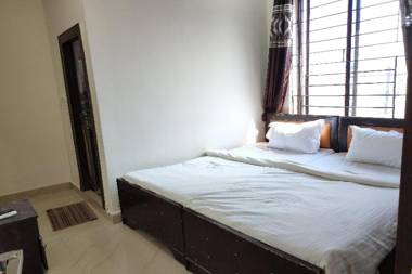 OYO 79502 Hotel Royal Comfort