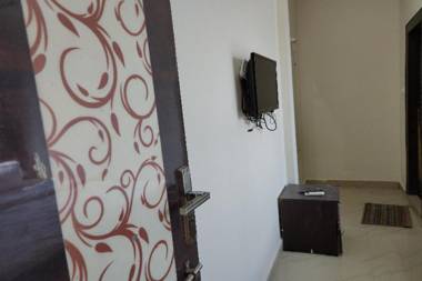 OYO 79502 Hotel Royal Comfort