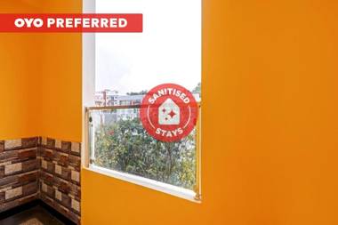 Collection O 80304 Hotel PNR Banjara Hills